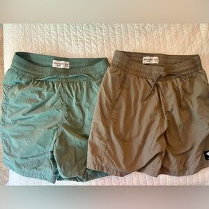 Like new 15/16 Abercrombie kids hybrid short